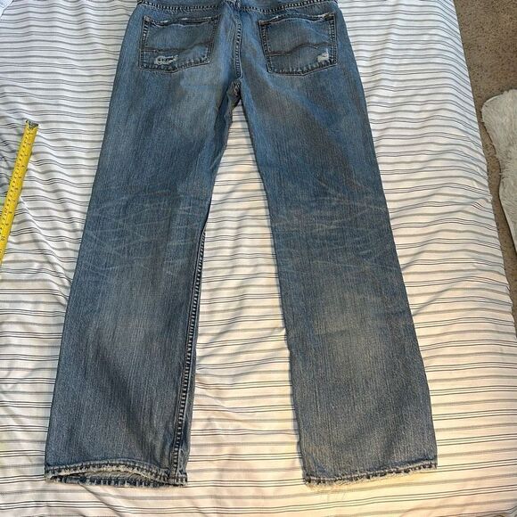 American Eagle Denim Low Rise Boot. Waist: 34 Inseam 31 Inches - Picture 10 of 14